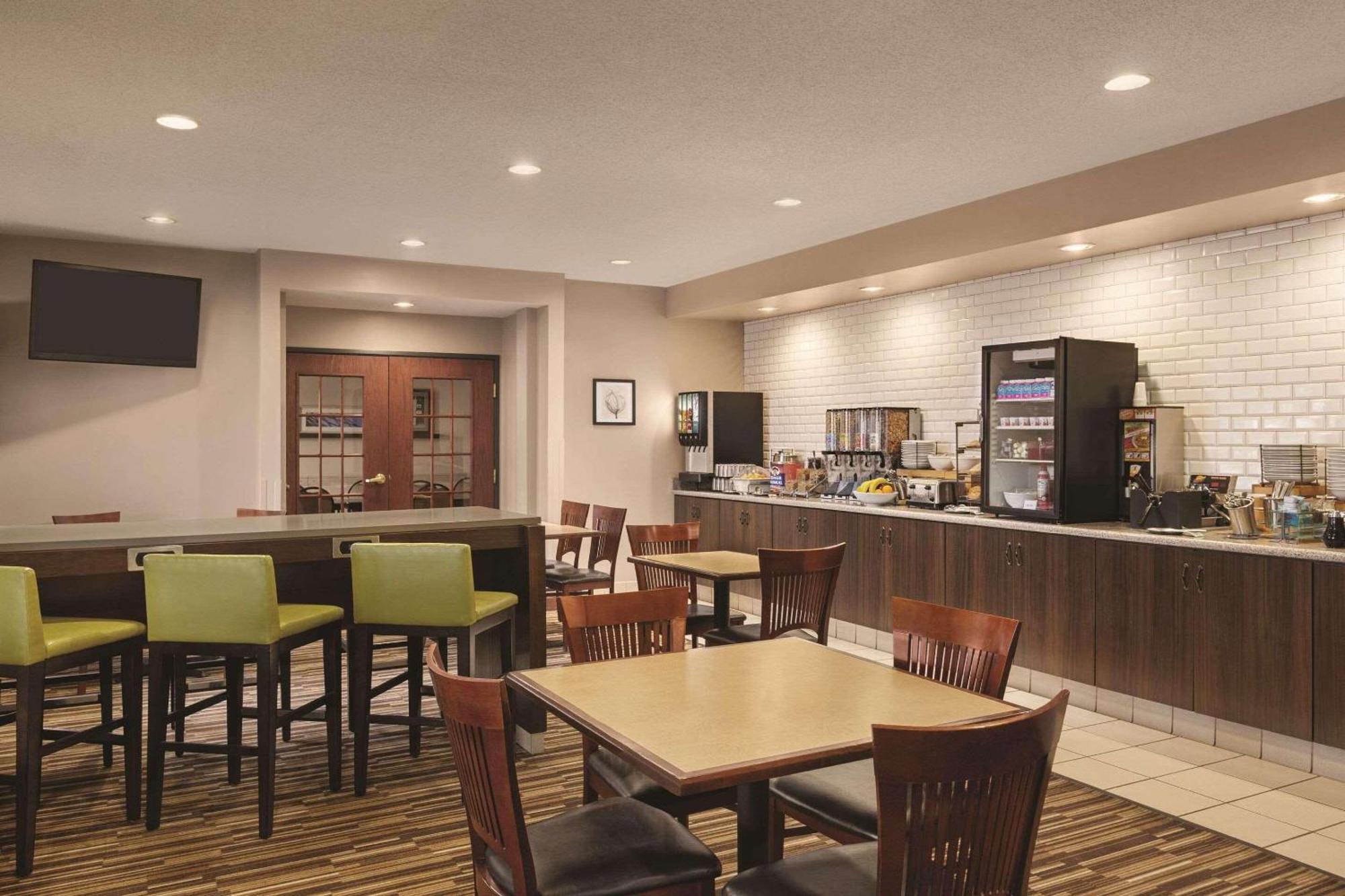 Country Inn & Suites By Radisson, Willmar, Mn Exteriér fotografie