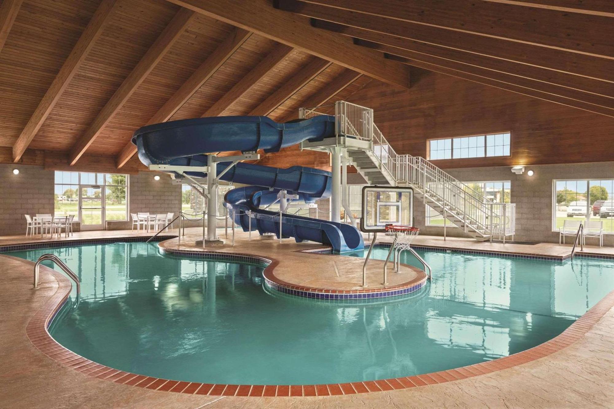 Country Inn & Suites By Radisson, Willmar, Mn Exteriér fotografie